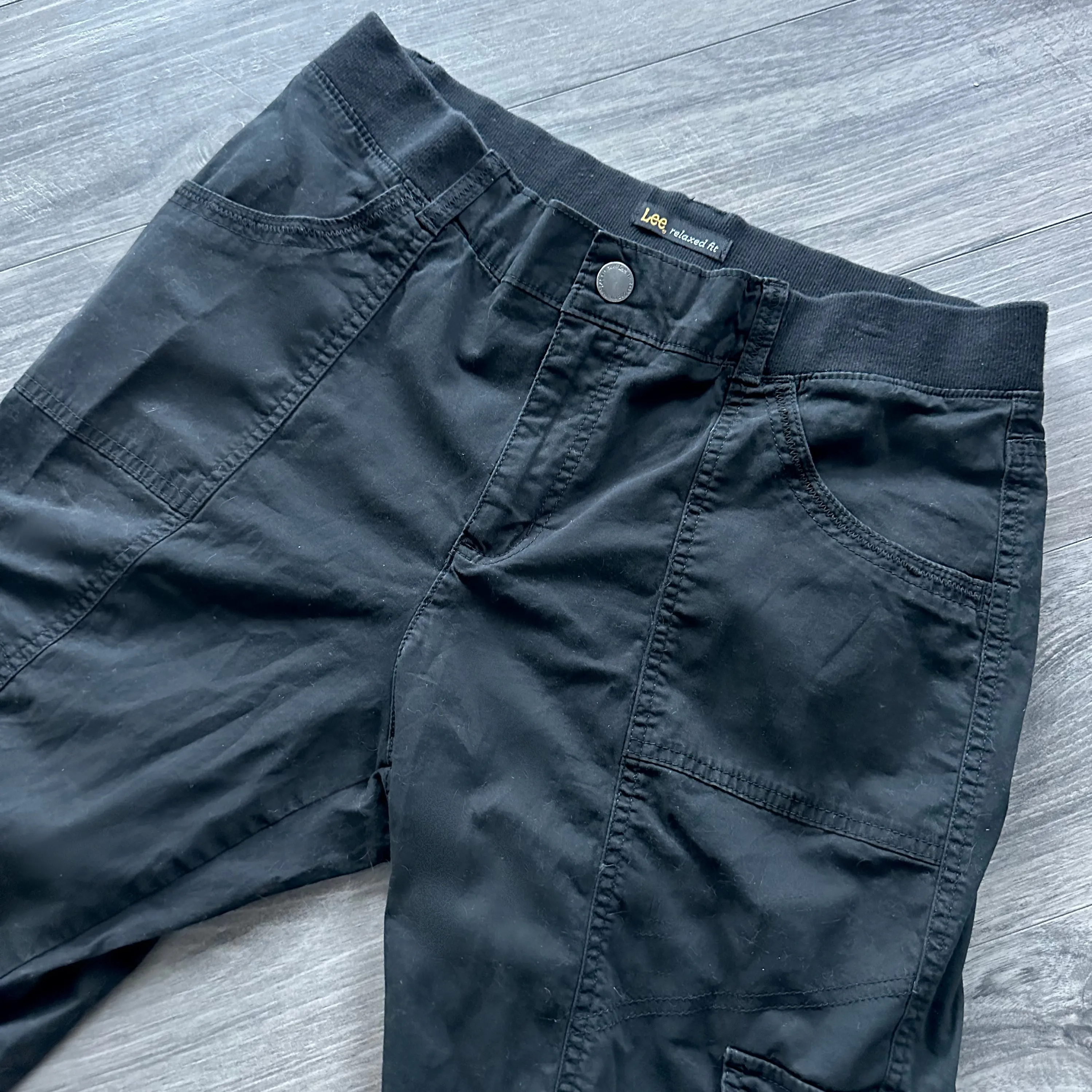 Perfect Everyday Cargo Capris (M)