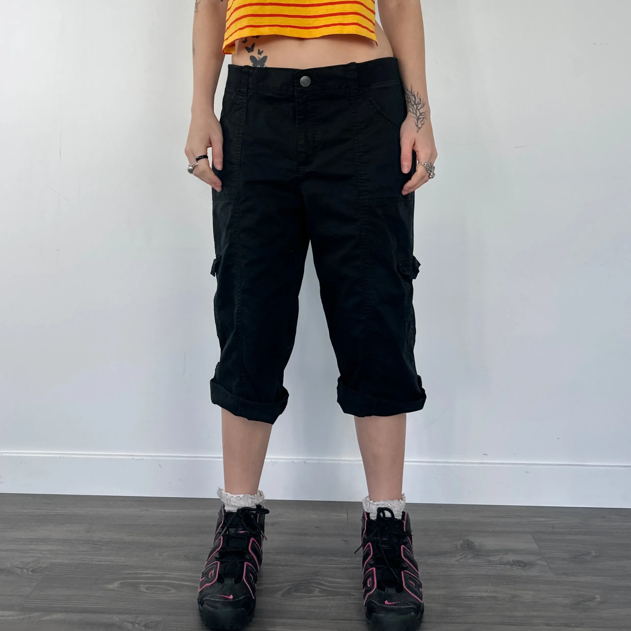 Perfect Everyday Cargo Capris (M)