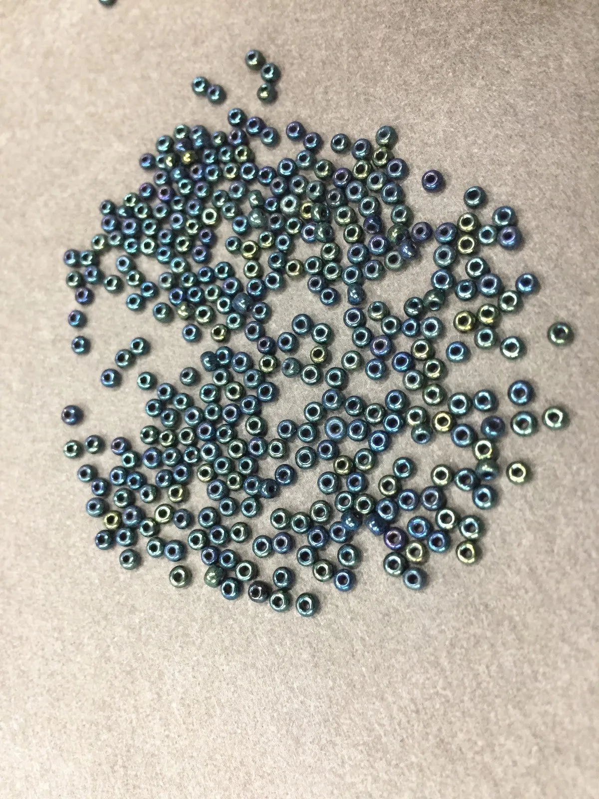 Premium Blue Metallic Rainbow Round Rocaille Glass Seed Beads (Wholesale)