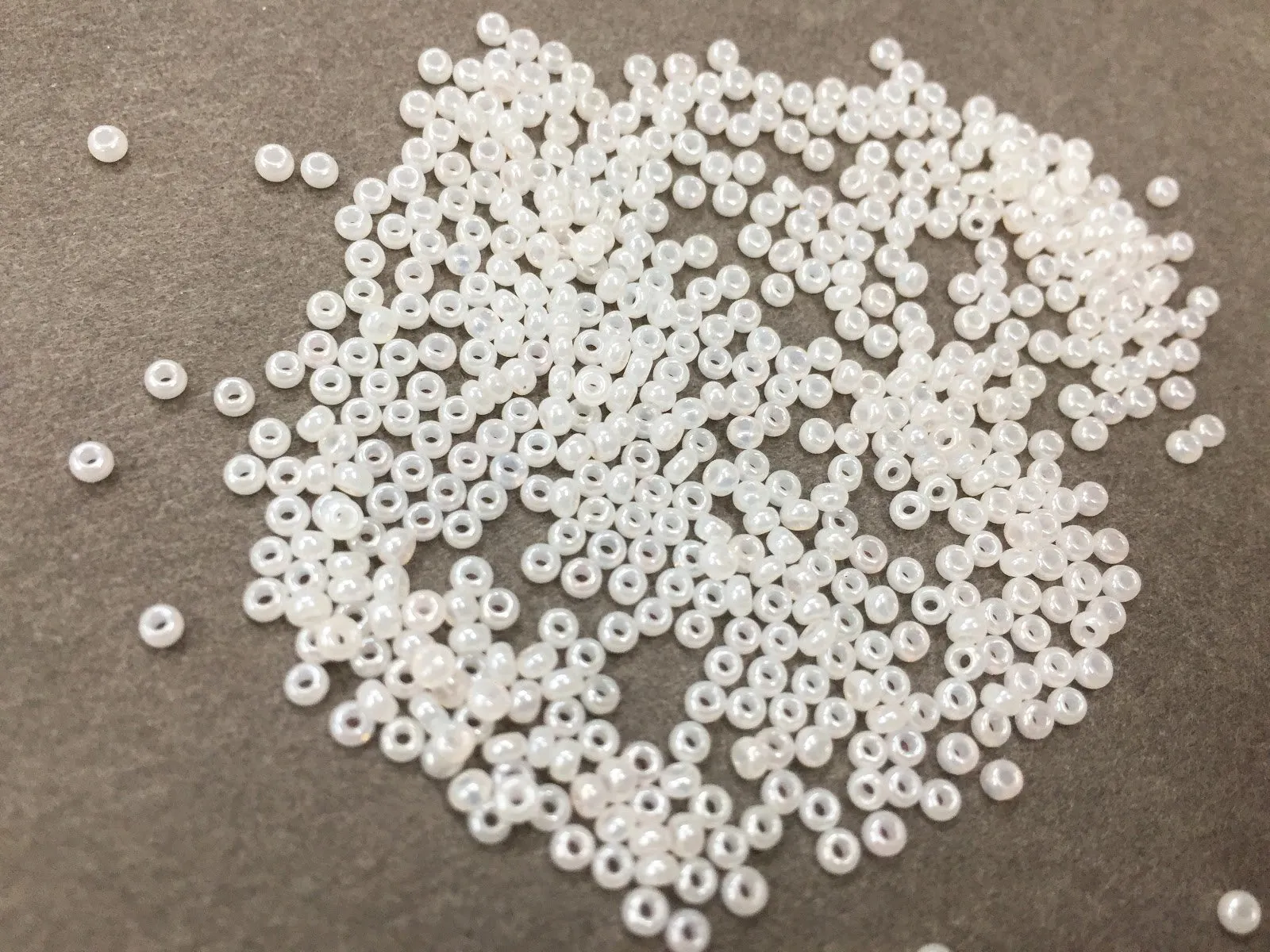 Premium Cream Lustre Round Rocaille Glass Seed Beads