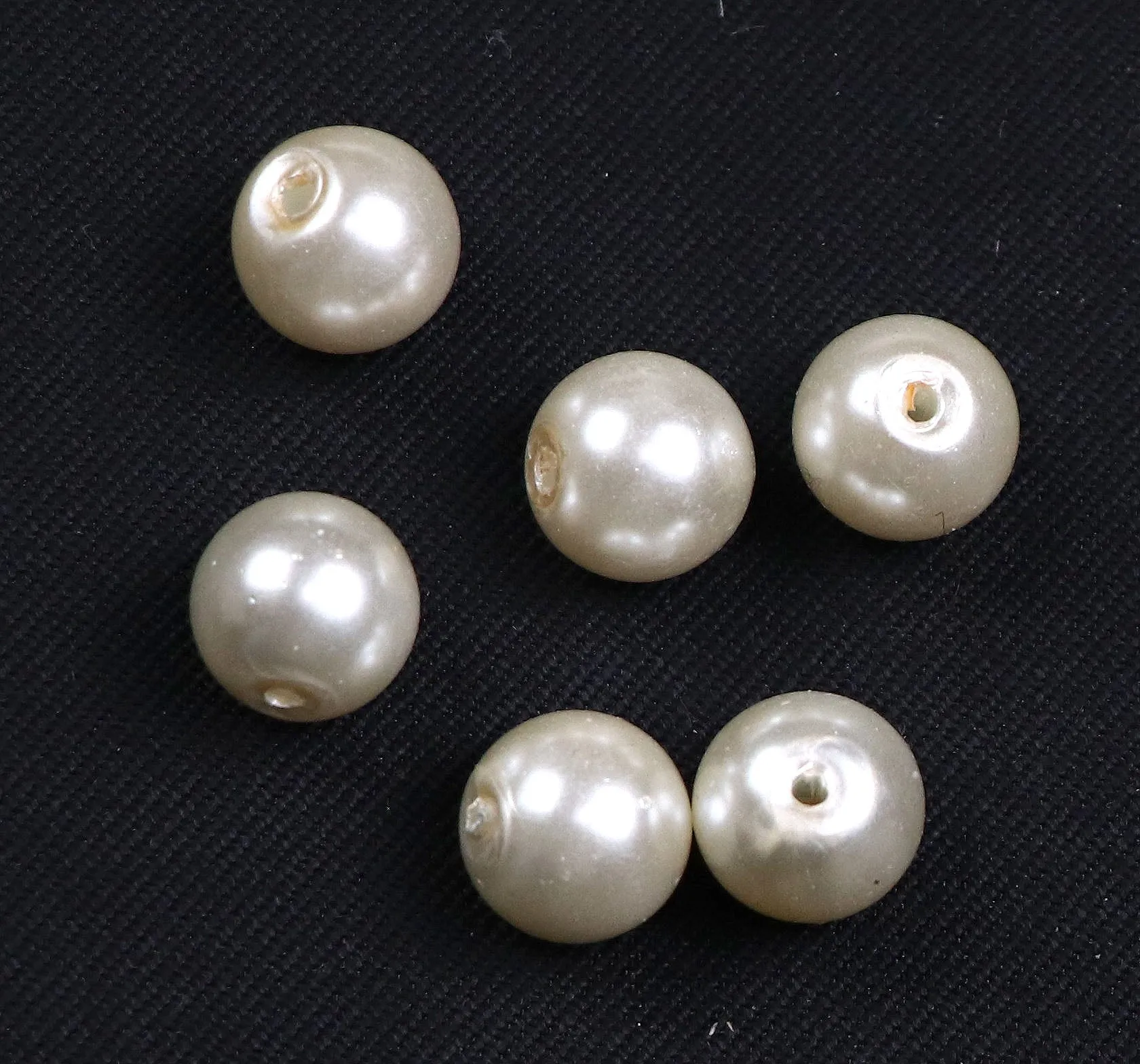 Shiny White Glass Pearls - 10 mm